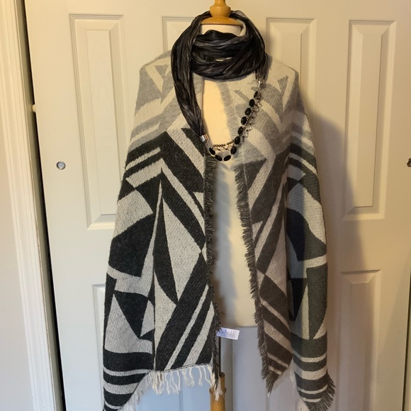 SOLD✔️Aeropostale Black & Gray Blanket  Scarf - Picture 4 of 5